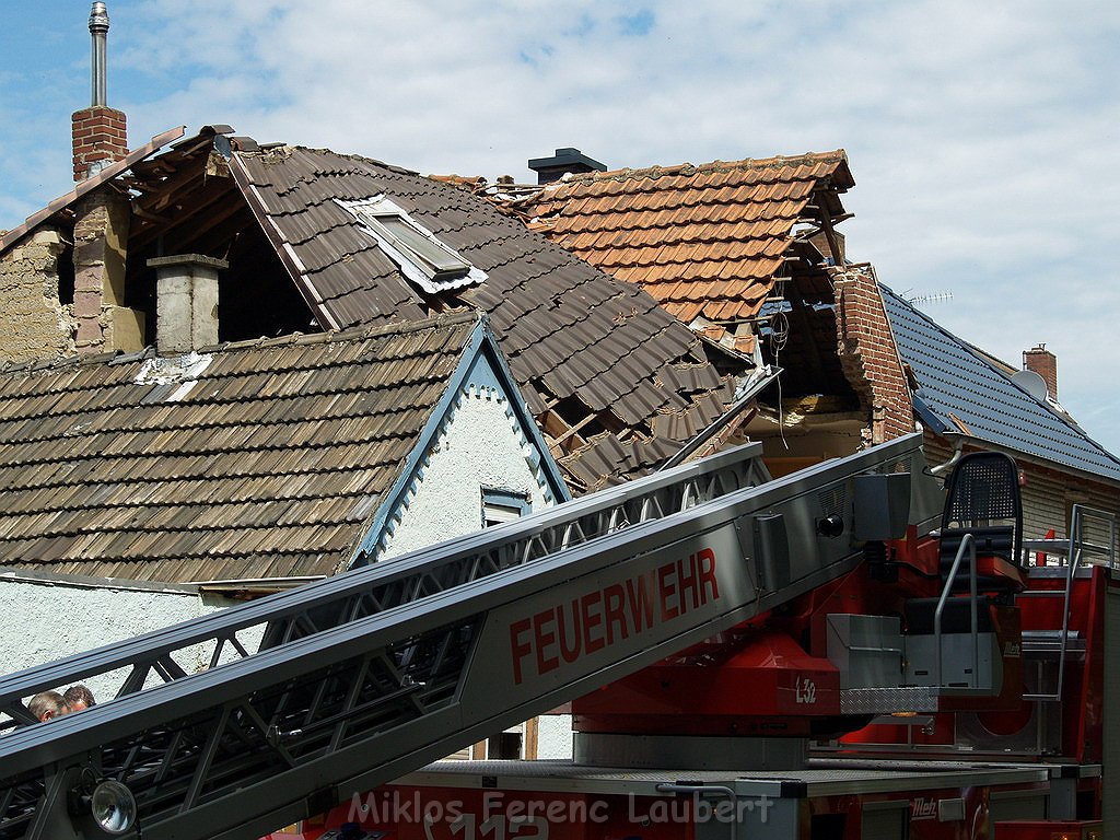 Detonation im Haus Erftstadt Dirmertsheim Brueckenstr P596.JPG
